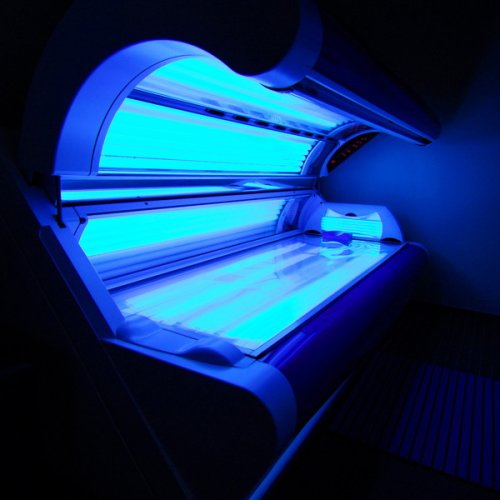 Previous research suggested that the use of sunbeds by people aged 18 to 39...
