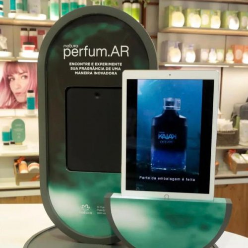 Dubbed « perfum.Ar », Noar's digital solution enables visitors of the new...