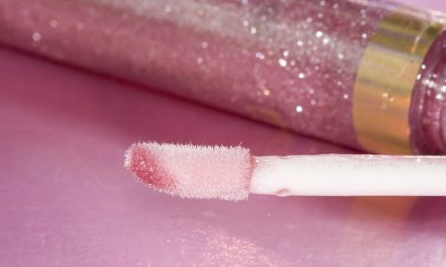 Group of beauty brands calls on EU for swifter ban on microplastics