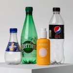 D'autres prototypes de bouteilles en plastique recylé enzymatiquement ont été réalisés par Carbios. Perrier, Pepsi Max et Orangina pourraient ainsi, eux aussi, prochainement proposer de nouveaux emballages pour certains de leurs produits emblématiques.. (Photo : © Courtesy of Carbios)